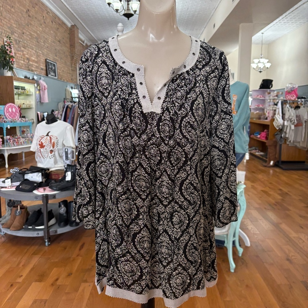 Hem & Thread 3/4 Sleeve Black and White Blouse Size Small